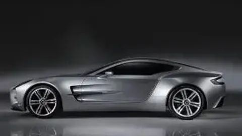 张纪中爱妻分享家庭幸福瞬间，汉服造型引争议